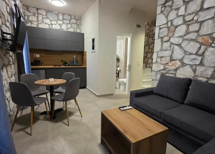 Nine Muses Hospitality * Néa Iráklia